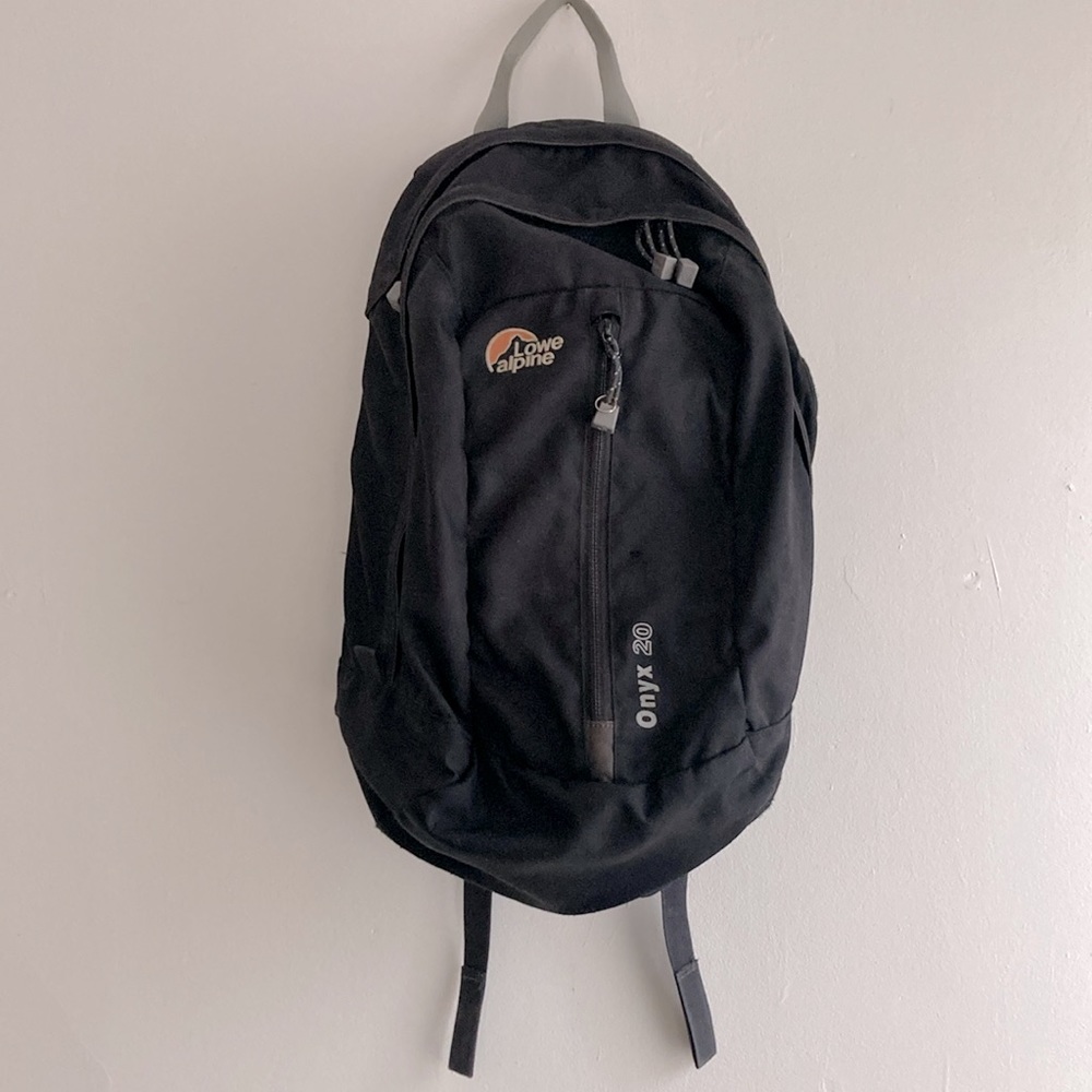 Lowe alpine day pack - onyx 20